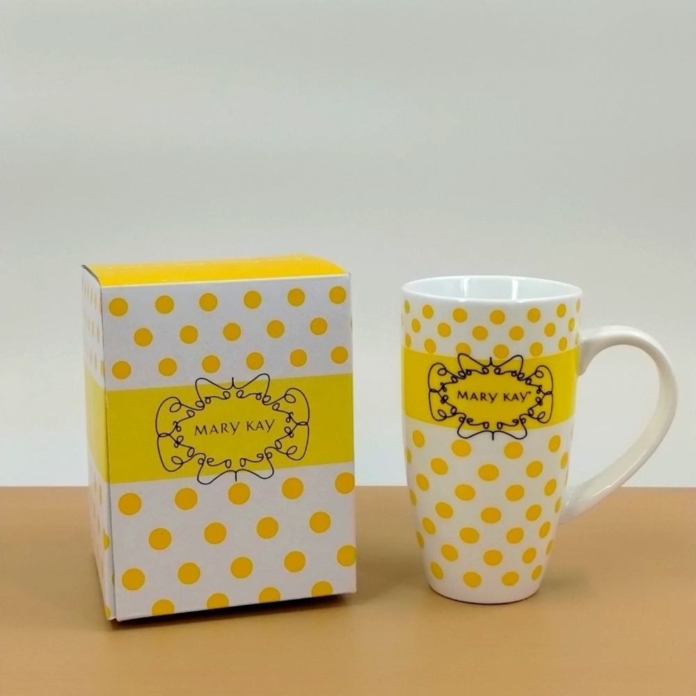 Mary Kay 2013 yellow polka dot ceramic tall coffee mug 6" 16 oz new in box HTF